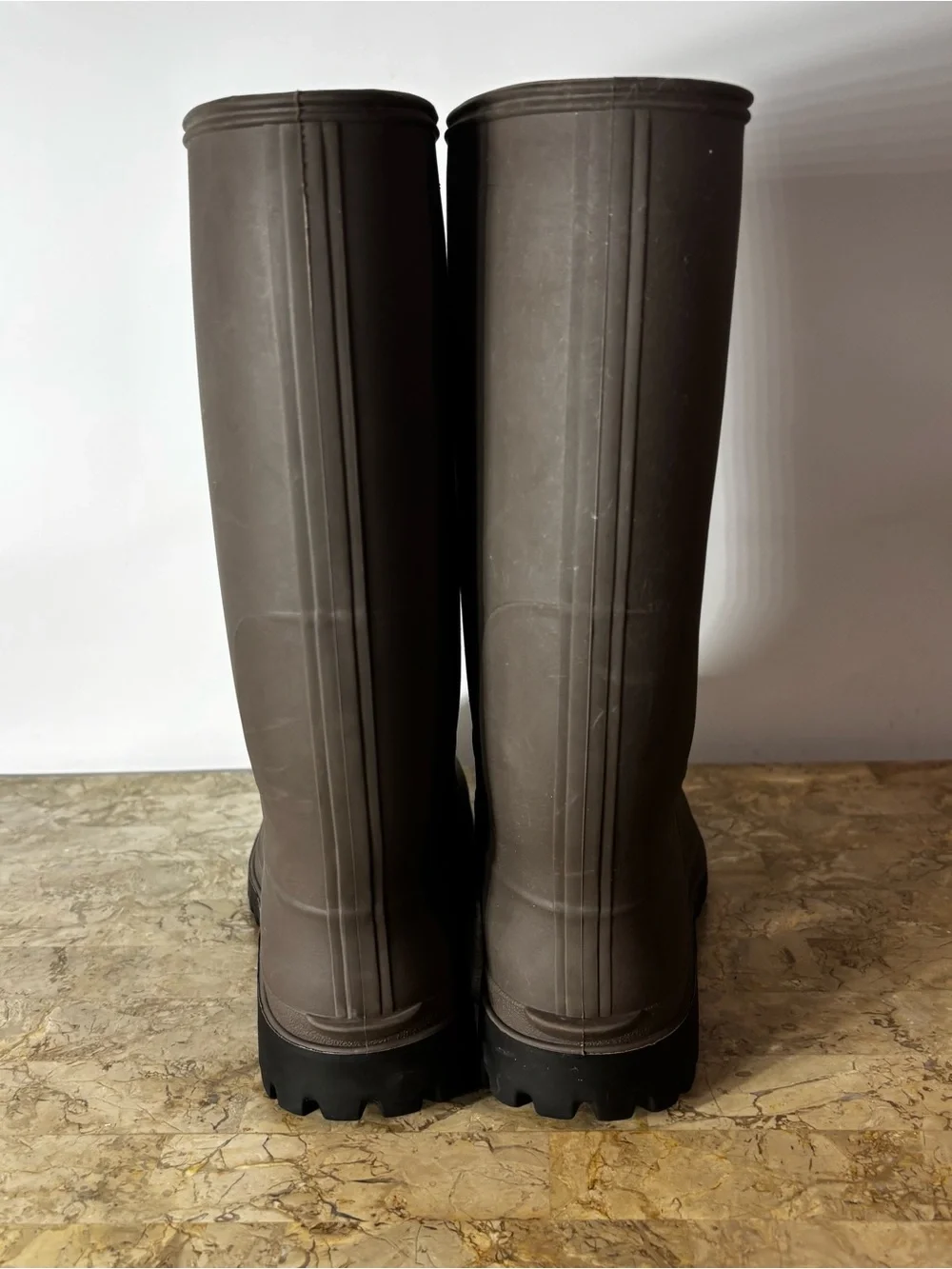 Men’s George Oil & Acid Dairy Brown Rubber Rain Boots Size 12